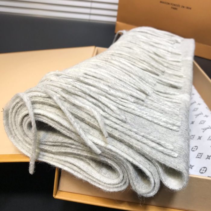 Louis Vuitton Scarf LV00045